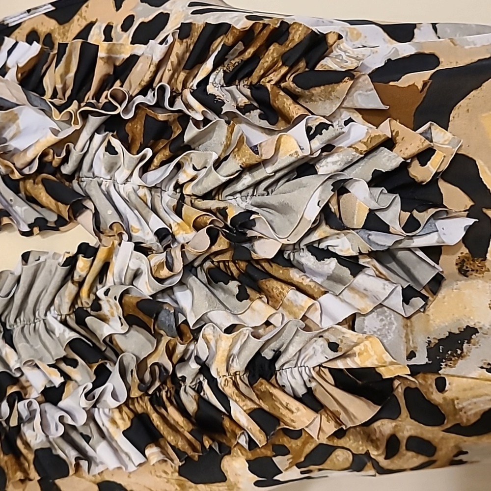 Milano Amimal Print Ruffle Neckline Sleeveless Top - Picture 6 of 6